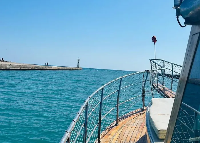 Apollon Boat Tour بوتيل